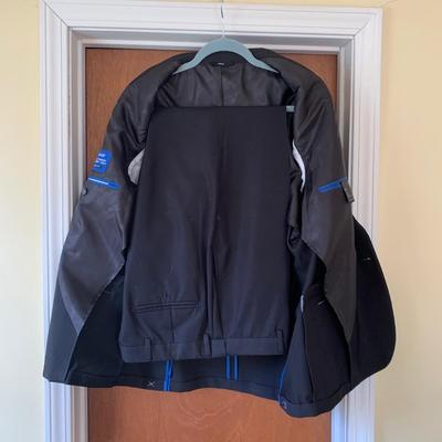 LOT 178 Z: Suit Jacket Collection; Stafford, Nautica, Billy London, & Haggar (Jacket & Pants)