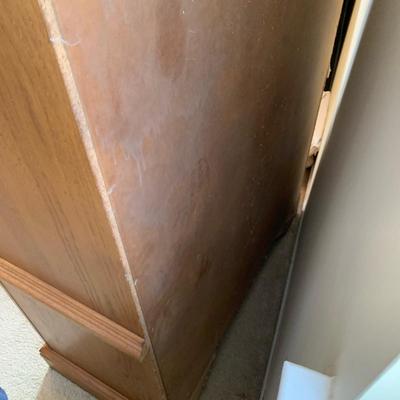 LOT 247 Z: 5 Drawer Chest Of Drawers w/ Wheat Accent