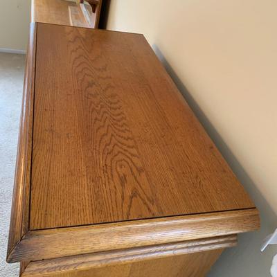 LOT 247 Z: 5 Drawer Chest Of Drawers w/ Wheat Accent