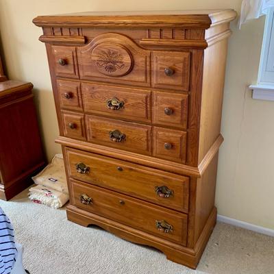 LOT 247 Z: 5 Drawer Chest Of Drawers w/ Wheat Accent