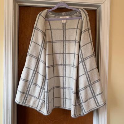 LOT 252 Z: Ellen Tracy Wool Blend Sweater Coats