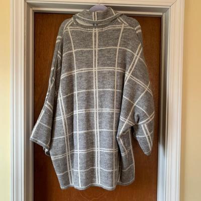 LOT 252 Z: Ellen Tracy Wool Blend Sweater Coats