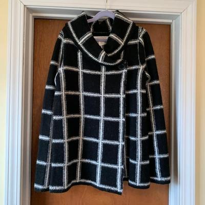 LOT 252 Z: Ellen Tracy Wool Blend Sweater Coats