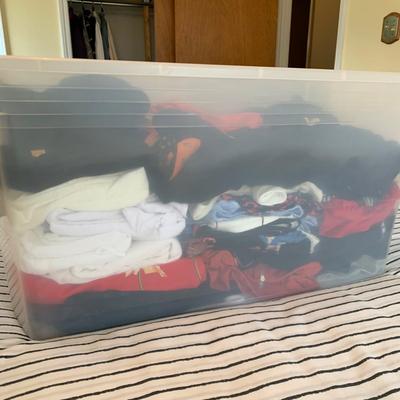 LOT 255 Z: Tote of Women's Clothing; Cable & Gauge, Lauren by Ralph Lauren, Michael Kors, & More!