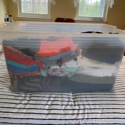 LOT 255 Z: Tote of Women's Clothing; Cable & Gauge, Lauren by Ralph Lauren, Michael Kors, & More!