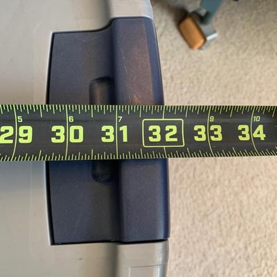 LOT 255 Z: Tote of Women's Clothing; Cable & Gauge, Lauren by Ralph Lauren, Michael Kors, & More!