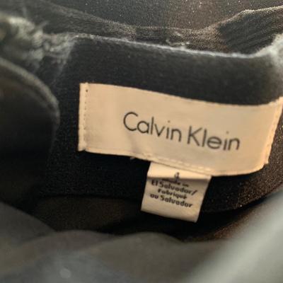 LOT 255 Z: Tote of Women's Clothing; Cable & Gauge, Lauren by Ralph Lauren, Michael Kors, & More!