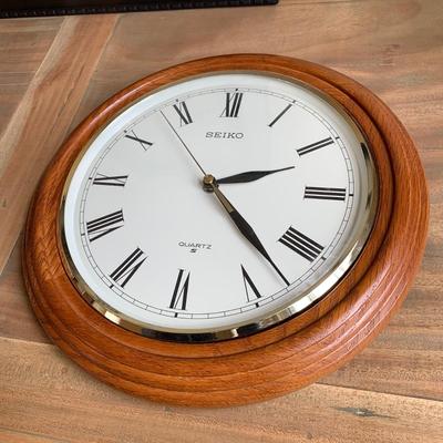 LOT 256 X: Wall Clock Collection