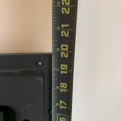 LOT 256 X: Wall Clock Collection