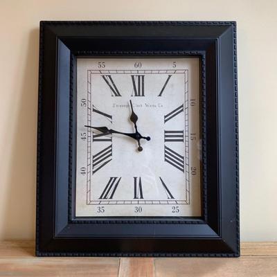 LOT 256 X: Wall Clock Collection