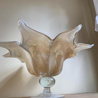 LOT 258 X: Gorgeous Iridescent Murano Glass Flower Bowl Centrepiece