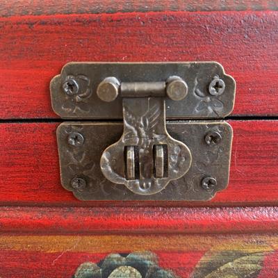 LOT 259 Y: Red Floral Jewlery / Trinket Boxes