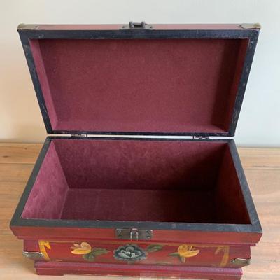 LOT 259 Y: Red Floral Jewlery / Trinket Boxes