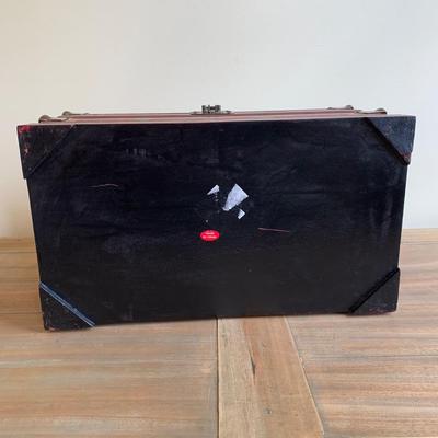 LOT 259 Y: Red Floral Jewlery / Trinket Boxes