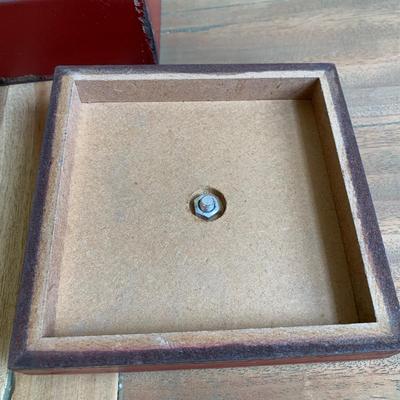 LOT 259 Y: Red Floral Jewlery / Trinket Boxes