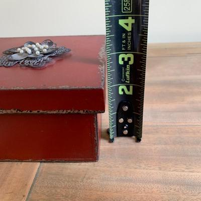 LOT 259 Y: Red Floral Jewlery / Trinket Boxes
