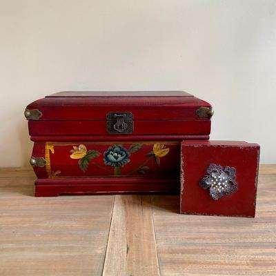 LOT 259 Y: Red Floral Jewlery / Trinket Boxes