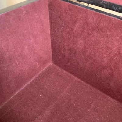 LOT 259 Y: Red Floral Jewlery / Trinket Boxes