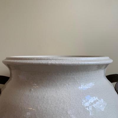 LOT 260 Z: Stoneware Container Collection