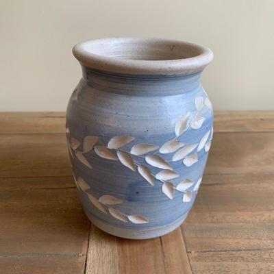 LOT 260 Z: Stoneware Container Collection