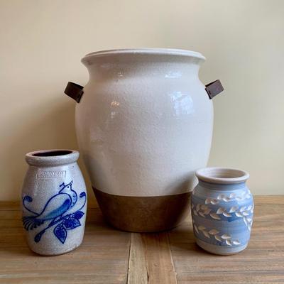 LOT 260 Z: Stoneware Container Collection