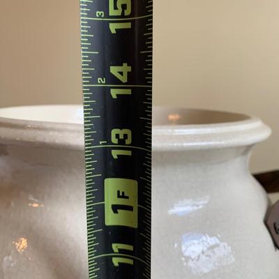 LOT 260 Z: Stoneware Container Collection