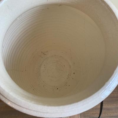 LOT 260 Z: Stoneware Container Collection