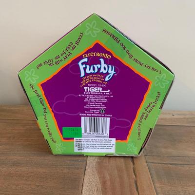 LOT 261 Y: Furby Collection (2 NIP)
