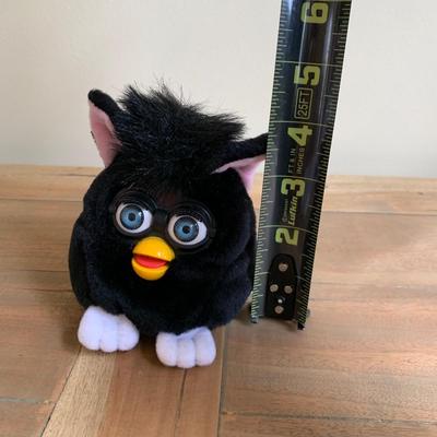 LOT 261 Y: Furby Collection (2 NIP)