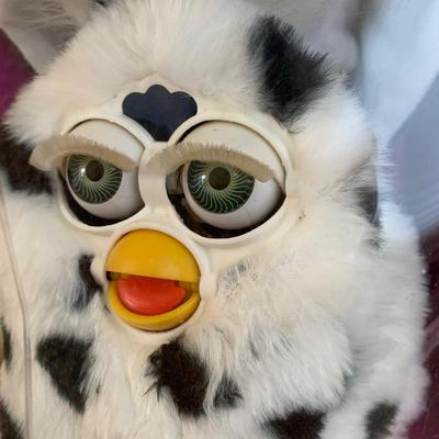 LOT 261 Y: Furby Collection (2 NIP)