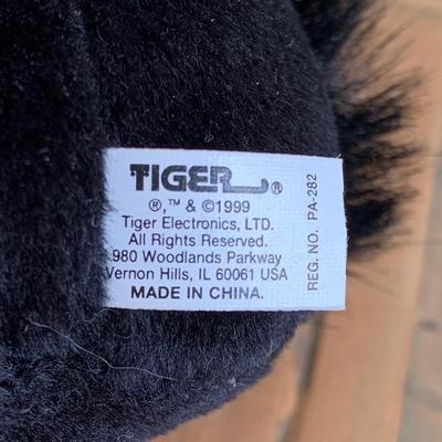 LOT 261 Y: Furby Collection (2 NIP)