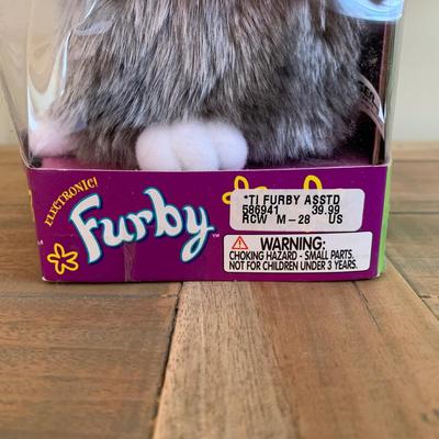 LOT 261 Y: Furby Collection (2 NIP)