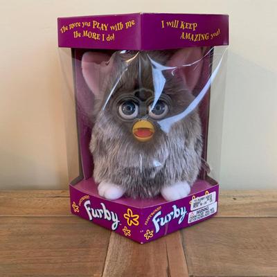 LOT 261 Y: Furby Collection (2 NIP)