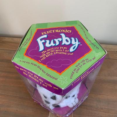 LOT 261 Y: Furby Collection (2 NIP)
