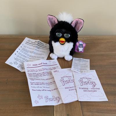 LOT 261 Y: Furby Collection (2 NIP)