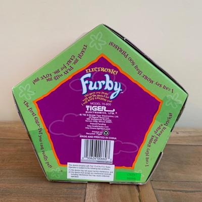 LOT 261 Y: Furby Collection (2 NIP)