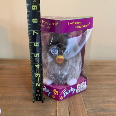LOT 261 Y: Furby Collection (2 NIP)
