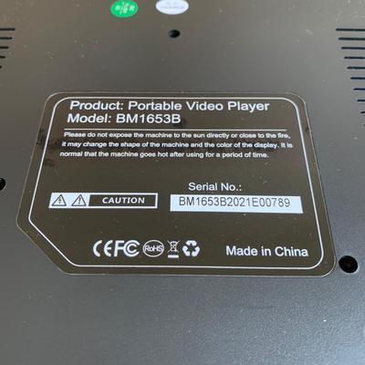 LOT 263 X: NIP Naviskauto Portable DVD Player Model #BM1653B