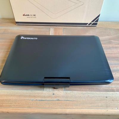 LOT 263 X: NIP Naviskauto Portable DVD Player Model #BM1653B