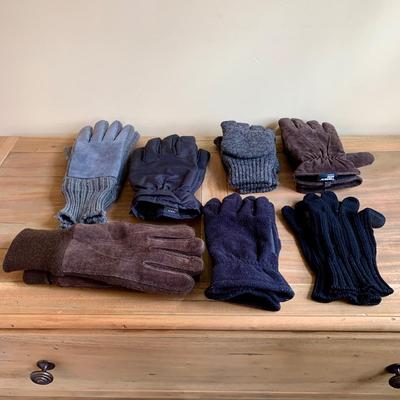 LOT 266 X: Winter Gear Collection; Gloves, Hats, Facemasks, & Ear Warmer Bands
