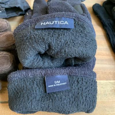 LOT 266 X: Winter Gear Collection; Gloves, Hats, Facemasks, & Ear Warmer Bands