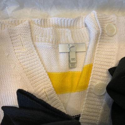 LOT 316 X: Tote of Women's Clothing; Lucky Brand, Tahari, Lucy & Laurel, & More!