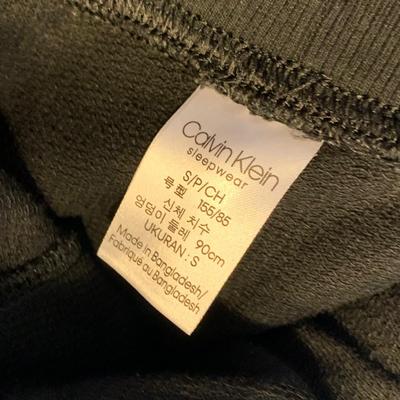 LOT 319 X: Tote of Clothing; Cape May, The North Face, Calvin Klein, & More!