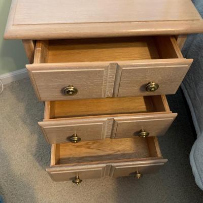 LOT 320 X: Faux Brass Metal Headboard & Pennsylvania House Side Table w/ Glass Lamp