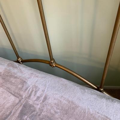 LOT 320 X: Faux Brass Metal Headboard & Pennsylvania House Side Table w/ Glass Lamp