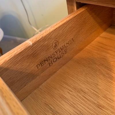 LOT 320 X: Faux Brass Metal Headboard & Pennsylvania House Side Table w/ Glass Lamp