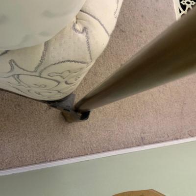 LOT 320 X: Faux Brass Metal Headboard & Pennsylvania House Side Table w/ Glass Lamp