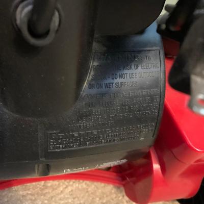 LOT 321 Z: Dirt Devil Featherlite Vacuum Cleaner Model #UD30010