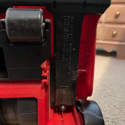 LOT 321 Z: Dirt Devil Featherlite Vacuum Cleaner Model #UD30010