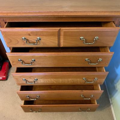 LOT 322 X: Sumter Cabinet Co. 3 Drawer Bedside Table & 5 Drawer Dresser